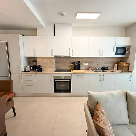 Torremar Luxe- Upscale 2bed By The