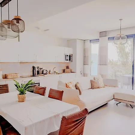 Apartamento Torremar Luxe: Upscale 2bed By The