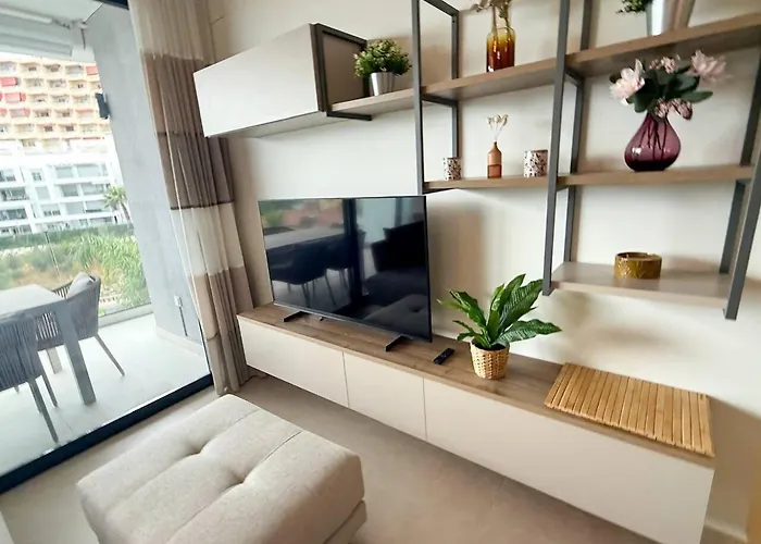 Torremar Luxe: Upscale 2bed By The